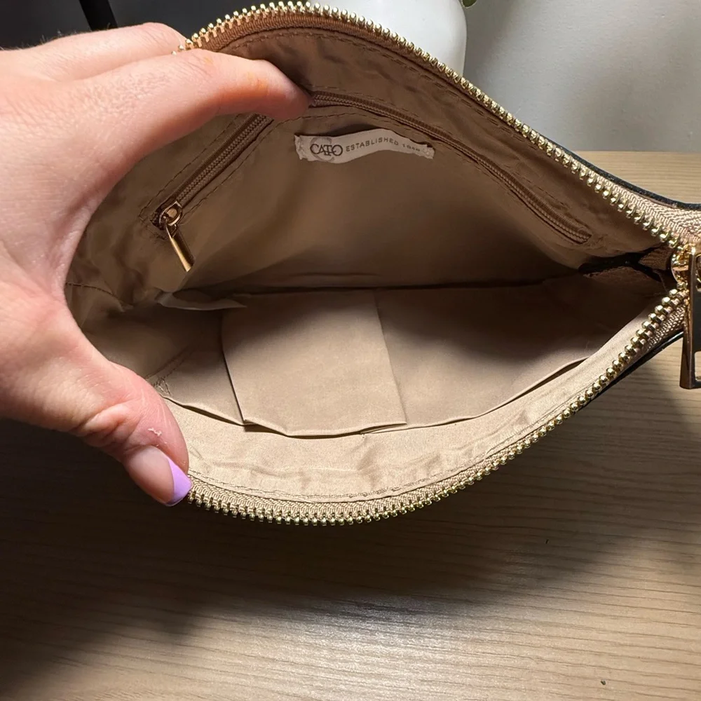 Cato wristlet NWOT - Picture 5 of 6